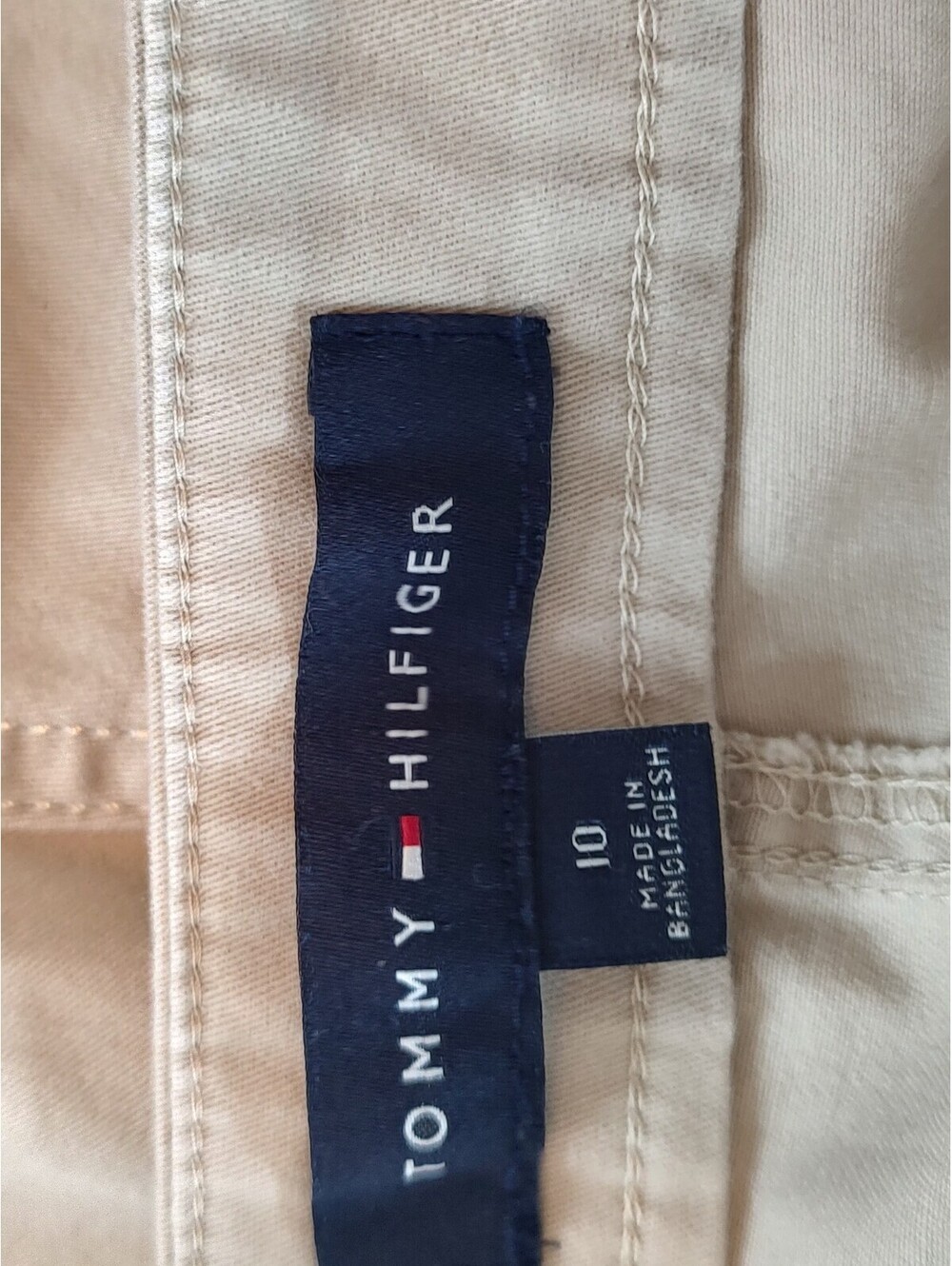 Tommy Hilfiger Hollywood Solid Chino Skort red D-ring buckle closure waistband. - Picture 3 of 8